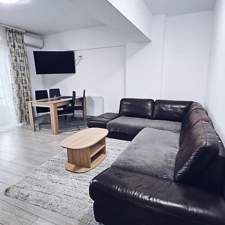 Apartament Dem Radulescu 3 Camere! Râmnicu Vâlcea エクステリア 写真