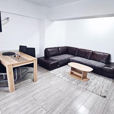 Apartament Dem Radulescu 3 Camere! Râmnicu Vâlcea エクステリア 写真