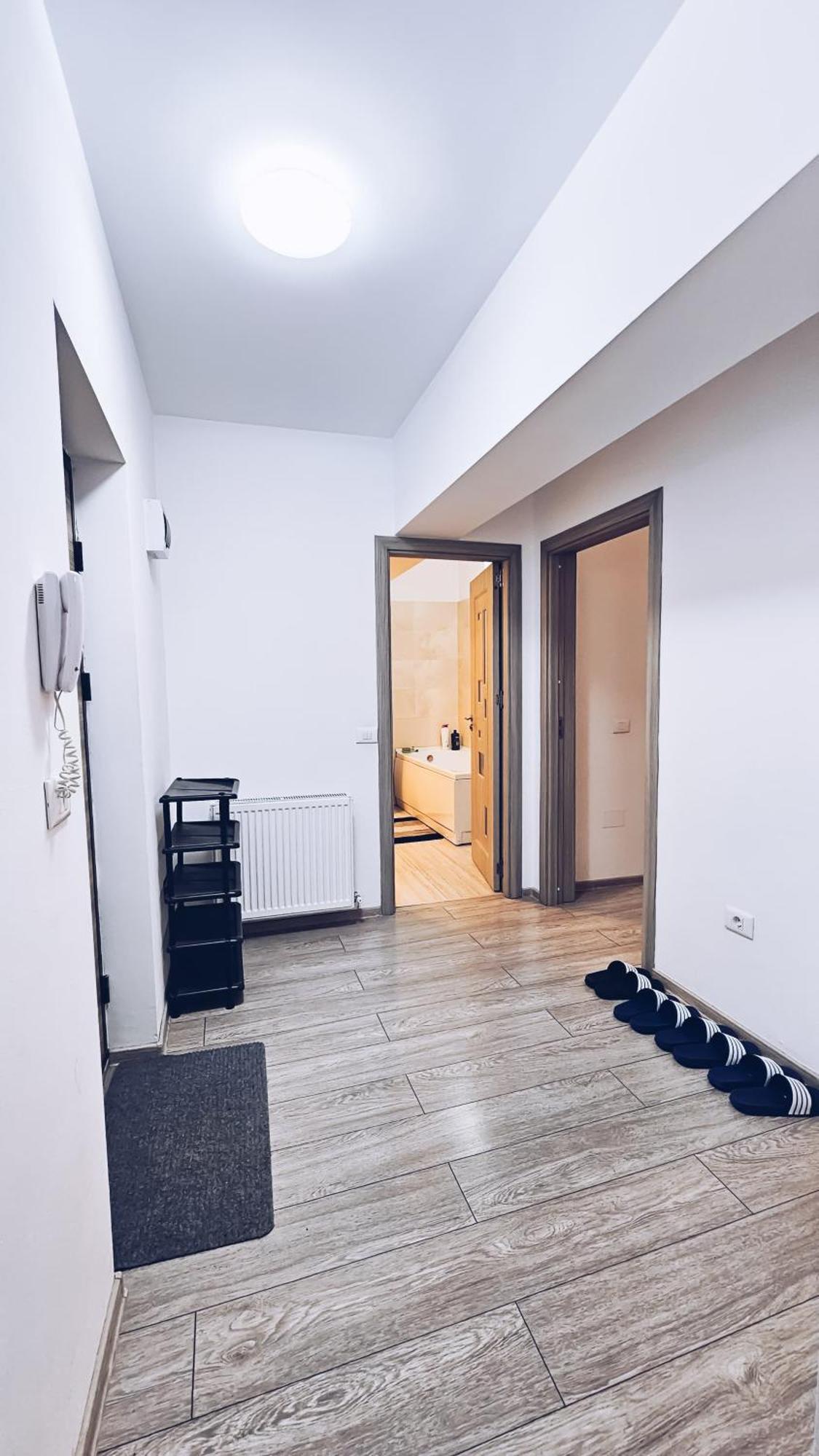 Apartament Dem Radulescu 3 Camere! Râmnicu Vâlcea エクステリア 写真